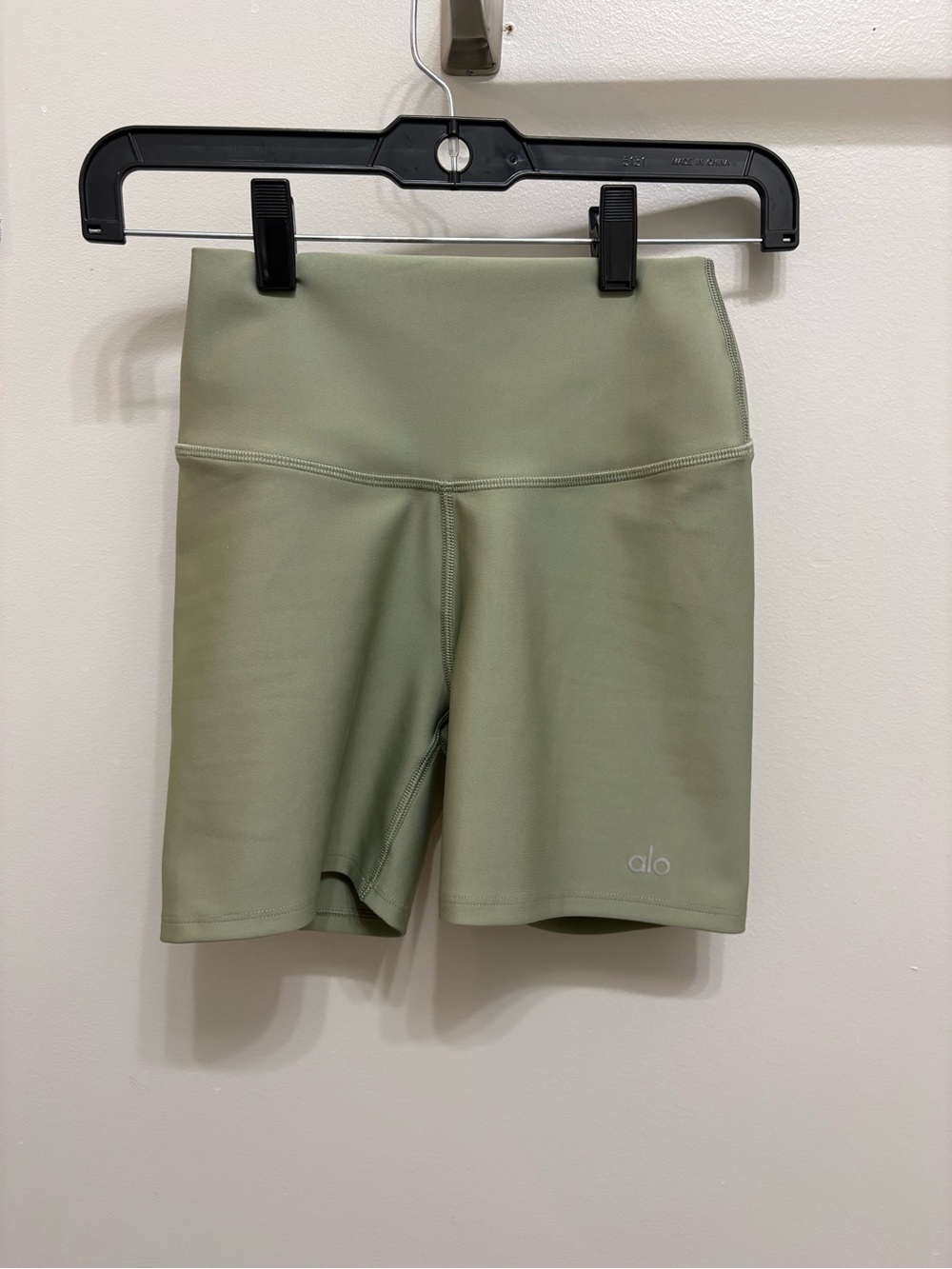 Alo Yoga Alo Airlift Energy Short